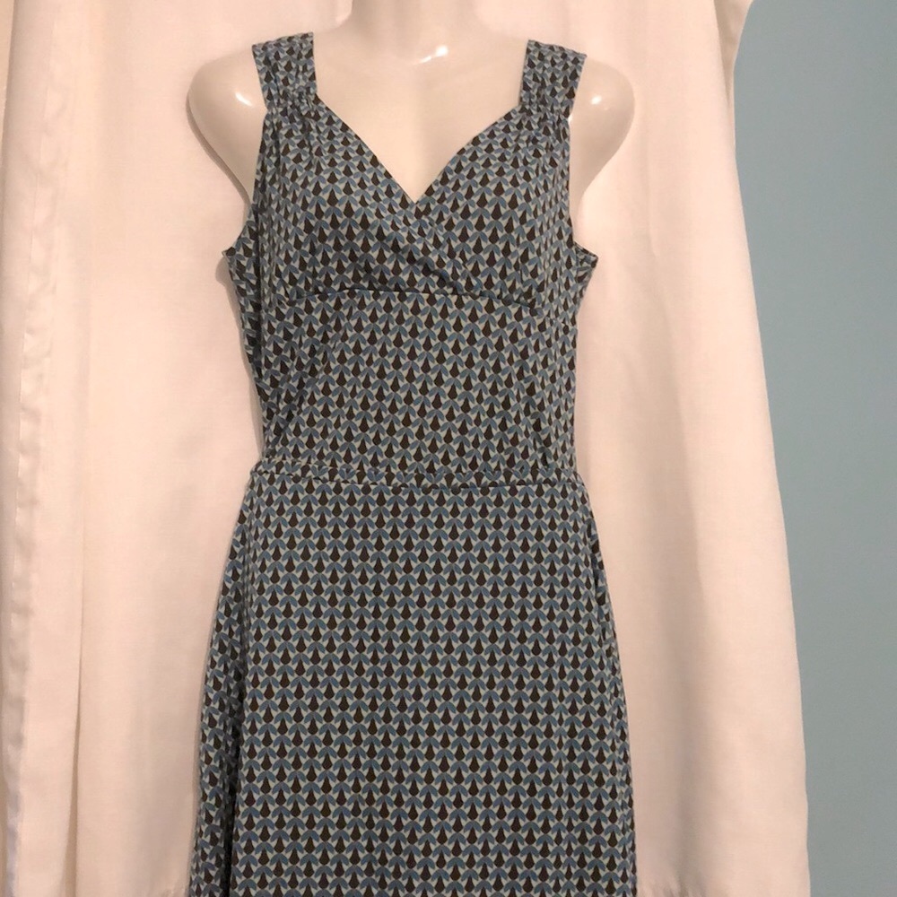 ANN TAYLOR SIZE MED